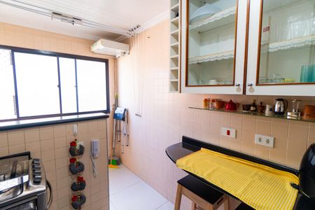 Apartamento para alugar com 54m², 2 quartos e 1 vaga Apartamento para alugar com 54m², 2 quartos e 1 vagaCozinha e Área de Serviço