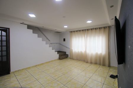 Sala de casa para alugar com 3 quartos, 180m² em Jardim Sao Roberto, São Paulo