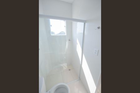 Banheiro de apartamento para alugar com 1 quarto, 23m² em Jardim de Alah, Taubaté