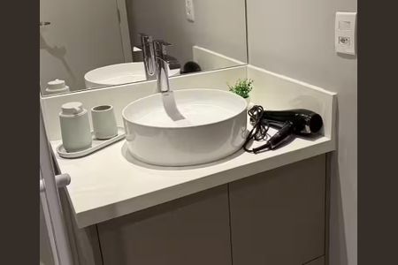 Banheiro de apartamento para alugar com 2 quartos, 60m² em Consolação, São Paulo