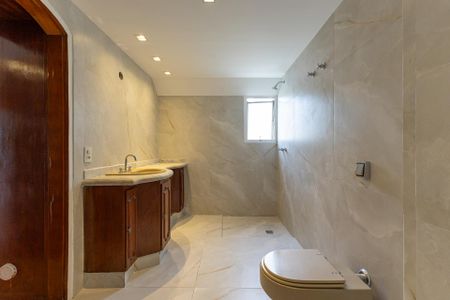 Apartamento à venda com 172m², 3 quartos e 2 vagasBanheiro da Suíte