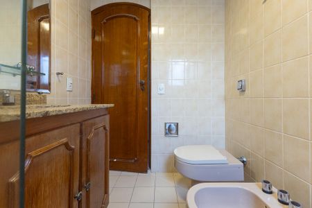 Apartamento à venda com 172m², 3 quartos e 2 vagasBanheiro Social