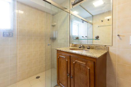 Apartamento à venda com 172m², 3 quartos e 2 vagasBanheiro Social