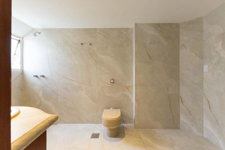 Apartamento à venda com 172m², 3 quartos e 2 vagasBanheiro da Suíte