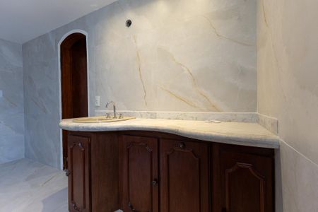Apartamento à venda com 172m², 3 quartos e 2 vagasBanheiro da Suíte