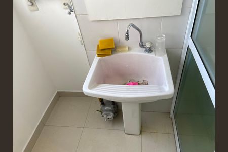 Apartamento para alugar com 81m², 2 quartos e 1 vagaÁrea de Serviço