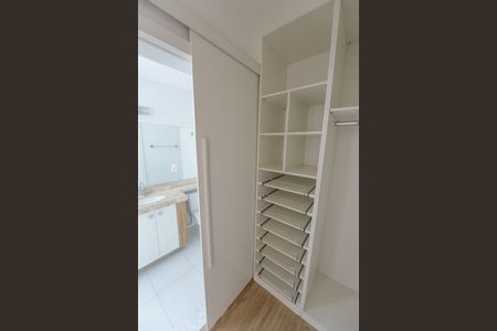 Apartamento para alugar com 76m², 2 quartos e 1 vagaCloset da suíte