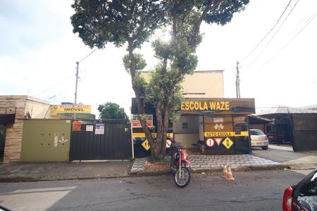 Fachada de casa à venda com 4 quartos, 525m² em Glória, Belo Horizonte