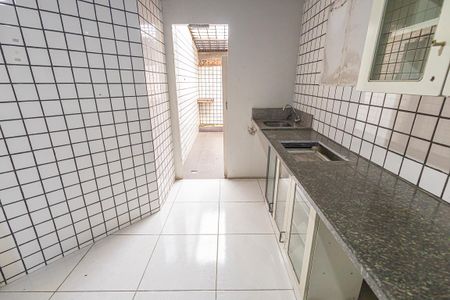 Casa para alugar com 212m², 4 quartos e 2 vagascozinha