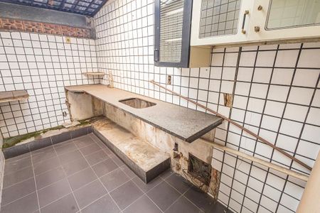 Casa para alugar com 212m², 4 quartos e 2 vagasarea de serviço
