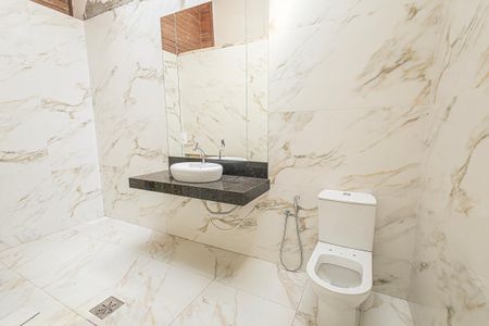 Casa para alugar com 212m², 4 quartos e 2 vagassuite
