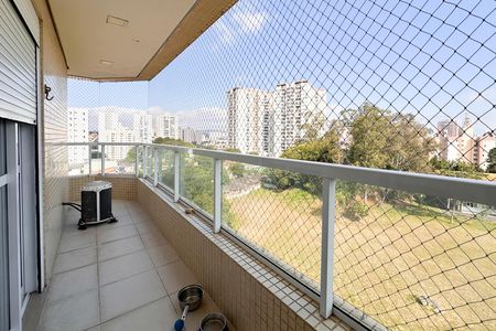 Apartamento à venda com 140m², 3 quartos e 3 vagasVaranda da Suíte 2 e 3
