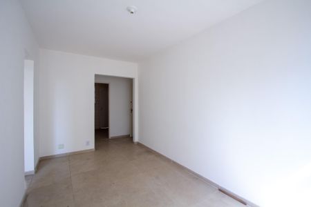 Apartamento para alugar com 65m², 2 quartos e 1 vagaSala