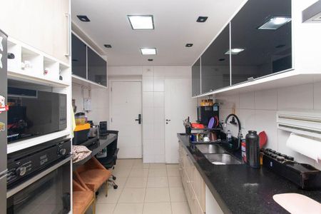 Apartamento à venda com 115m², 3 quartos e 3 vagasCozinha e Área de Serviço