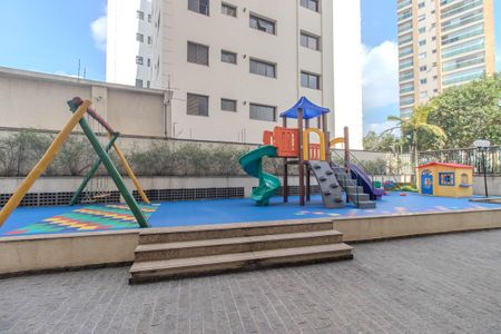 Apartamento à venda com 115m², 3 quartos e 3 vagasÁrea comum - Playground