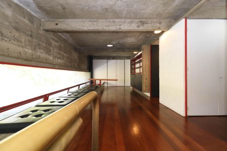Sala 1 de casa à venda com 3 quartos, 235m² em Jardim das Bandeiras, São Paulo