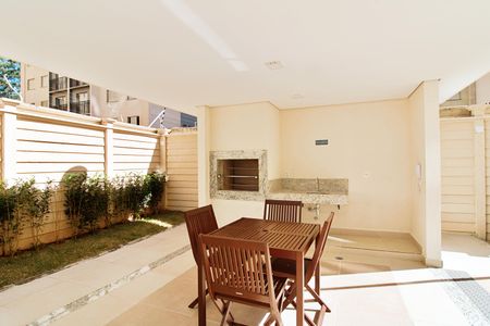 Apartamento para alugar com 35m², 2 quartos e sem vagaÁrea comum - Churrasqueira