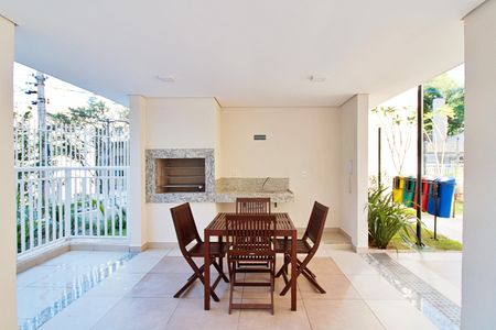 Apartamento para alugar com 35m², 2 quartos e sem vagaÁrea comum - Churrasqueira