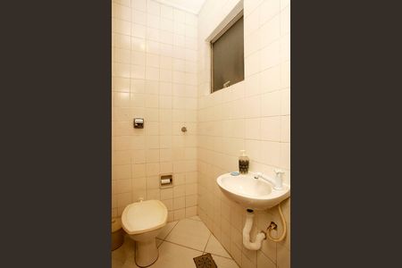 Apartamento à venda com 78m², 2 quartos e 2 vagasBanheiro 2 Serviço