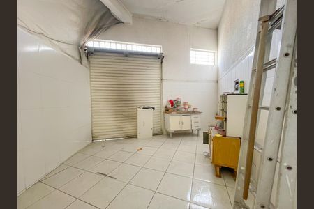 Casa à venda com 408m², 2 quartos e 4 vagasEspaço Multiuso