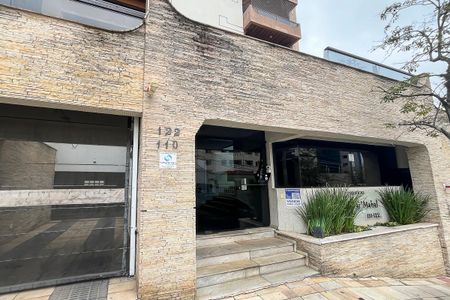 Apartamento à venda com 164m², 4 quartos e 2 vagasFachada + plaquinha