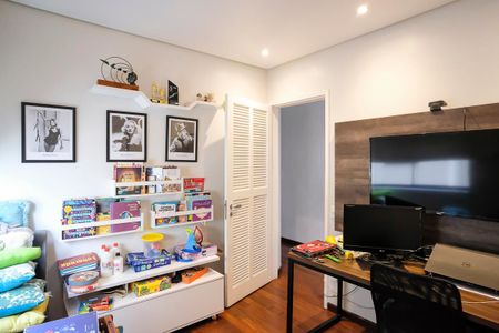 Apartamento à venda com 164m², 4 quartos e 2 vagasQuarto 3