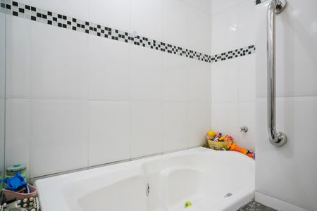 Apartamento à venda com 164m², 4 quartos e 2 vagasBanheiro da suíte