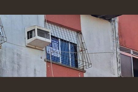 Apartamento à venda com 45m², 2 quartos e sem vaga Apartamento à venda com 45m², 2 quartos e sem vagaAdesivo
