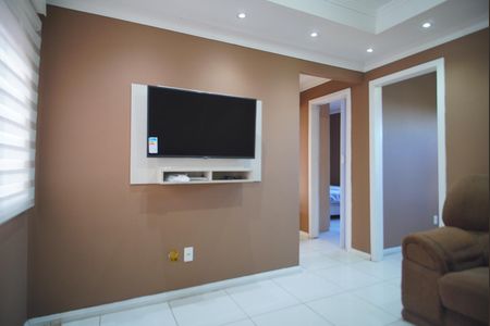 Sala de apartamento à venda com 2 quartos, 45m² em Rubem Berta, Porto Alegre