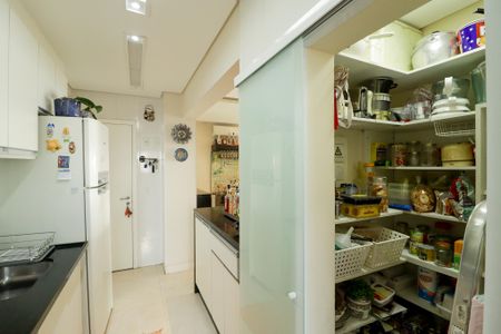 Apartamento à venda com 92m², 2 quartos e 2 vagasCozinha e Área de Serviço