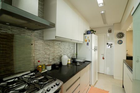 Apartamento à venda com 92m², 2 quartos e 2 vagasCozinha e Área de Serviço