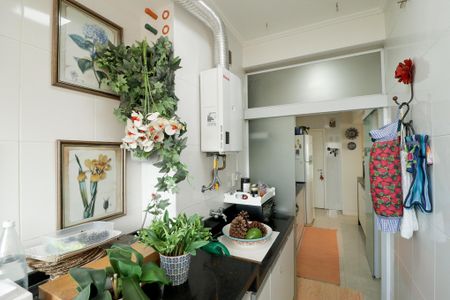 Apartamento à venda com 92m², 2 quartos e 2 vagasCozinha e Área de Serviço