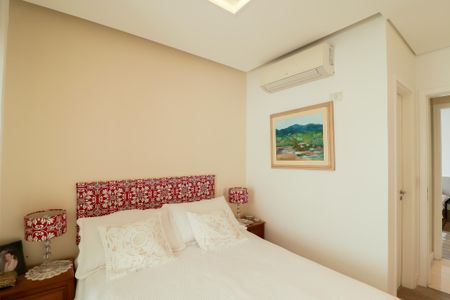 Apartamento à venda com 92m², 2 quartos e 2 vagasSuíte 