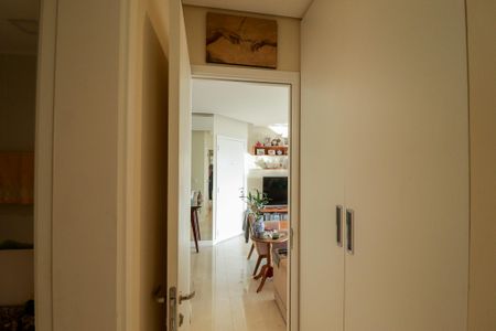 Apartamento à venda com 92m², 2 quartos e 2 vagasCorredor