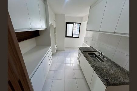 Cozinha de apartamento para alugar com 3 quartos, 117m² em Chácara Agrindus, Taboão da Serra