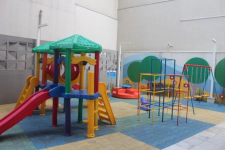 Apartamento à venda com 83m², 2 quartos e 2 vagasÁrea comum - Playground