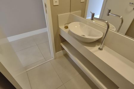 Apartamento à venda com 83m², 2 quartos e 2 vagasLavabo