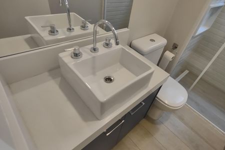 Apartamento à venda com 83m², 2 quartos e 2 vagasBanheiro da Suíte 2