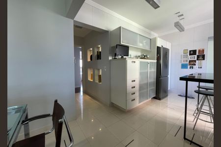 Apartamento à venda com 250m², 4 quartos e 4 vagasCozinha