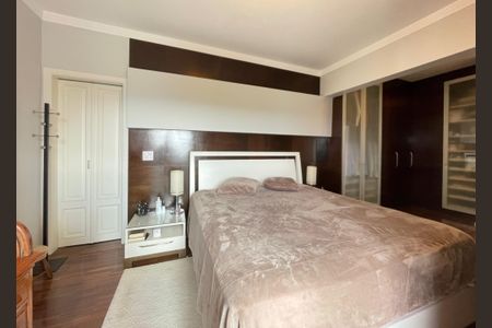 Apartamento à venda com 250m², 4 quartos e 4 vagasSuíte 