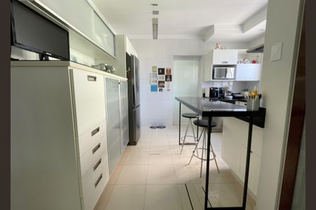 Apartamento à venda com 250m², 4 quartos e 4 vagasCozinha