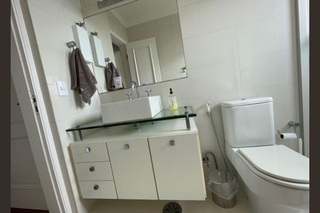 Apartamento à venda com 250m², 4 quartos e 4 vagasBanheiro da Suíte 3