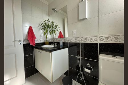 Apartamento à venda com 250m², 4 quartos e 4 vagasBanheiro Social