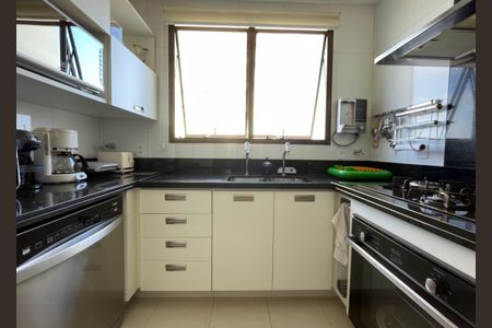 Apartamento à venda com 250m², 4 quartos e 4 vagasCozinha