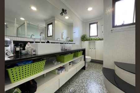 Apartamento à venda com 250m², 4 quartos e 4 vagasBanheiro suíte