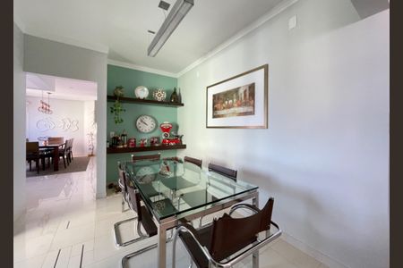 Apartamento à venda com 250m², 4 quartos e 4 vagasCopa