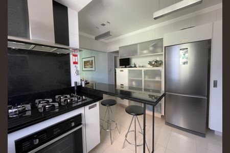 Apartamento à venda com 250m², 4 quartos e 4 vagasCozinha