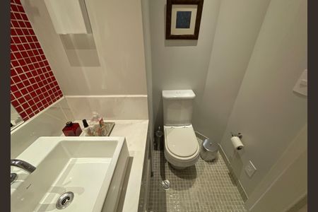 Apartamento à venda com 250m², 4 quartos e 4 vagasBanheiro social
