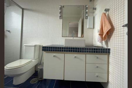 Apartamento à venda com 250m², 4 quartos e 4 vagasBanheiro suíte 2