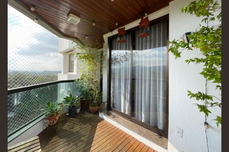 Apartamento à venda com 250m², 4 quartos e 4 vagasvaranda sala